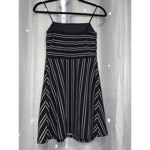 Black dress - Picture 2 of 2